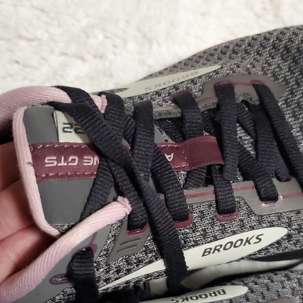 Brooks Adrenaline 22 GTS Sneakers - Picture 6 of 11